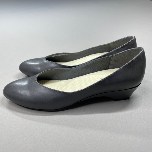 NEW Naturalizer Heels Womens 9 gray faux leather kitten pump classic slip on - Picture 5 of 14